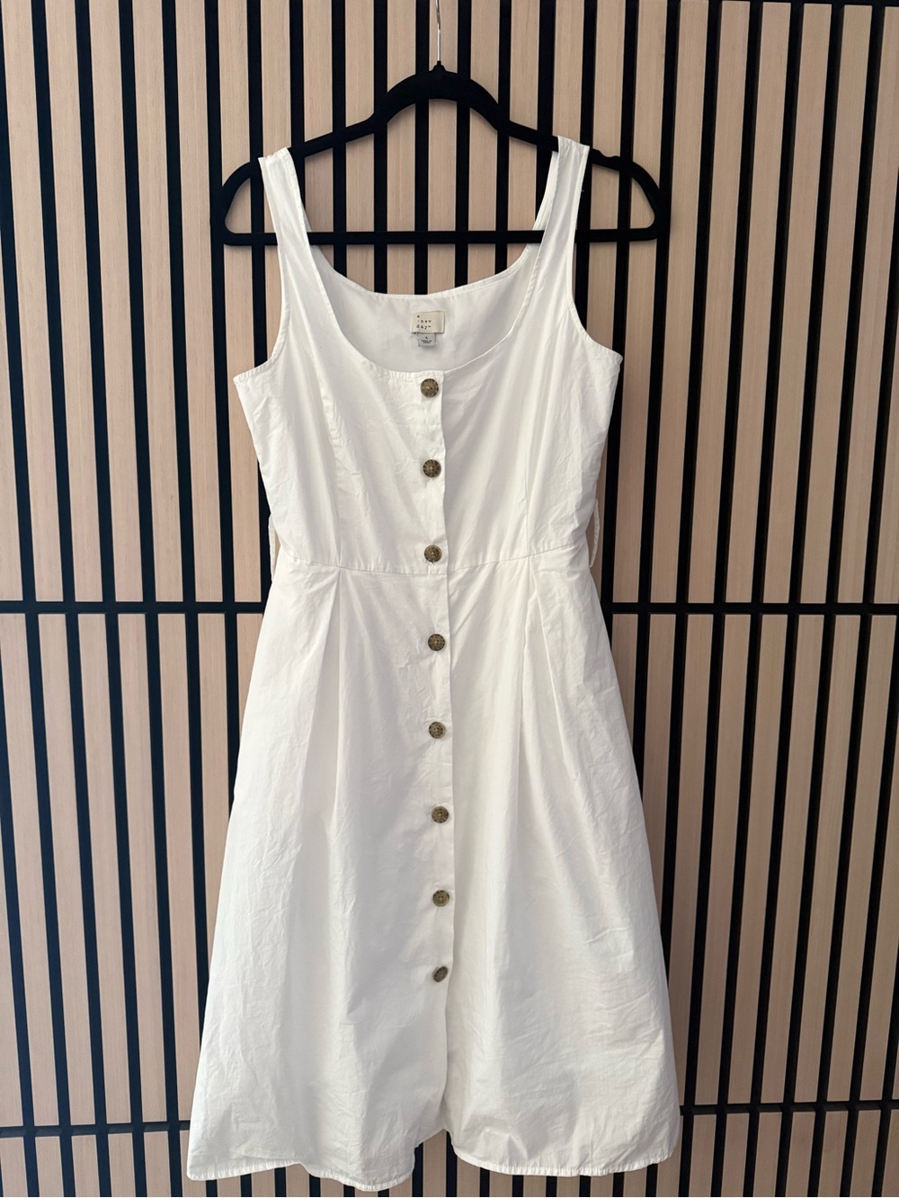 A new day, Classic White Button-Front Sundress